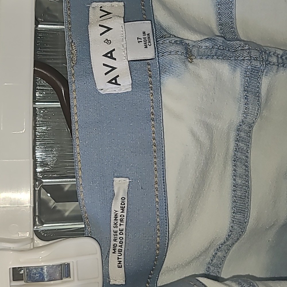 Jeans - Picture 4 of 4